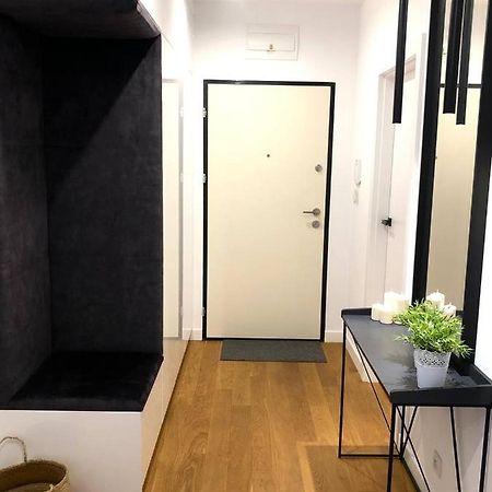Apartaments Airport Okecie Premium Варшава Екстериор снимка
