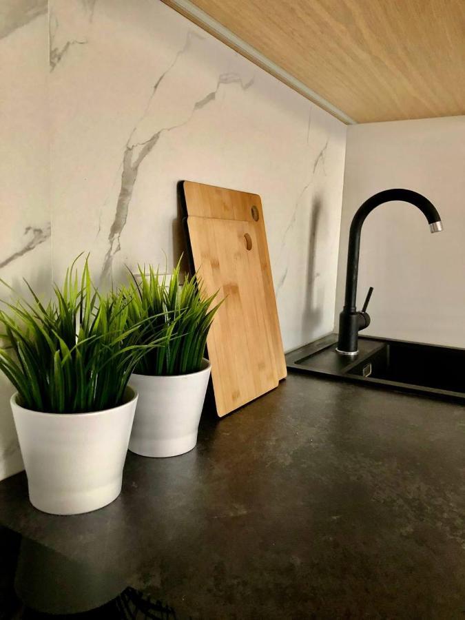 Apartaments Airport Okecie Premium Варшава Екстериор снимка