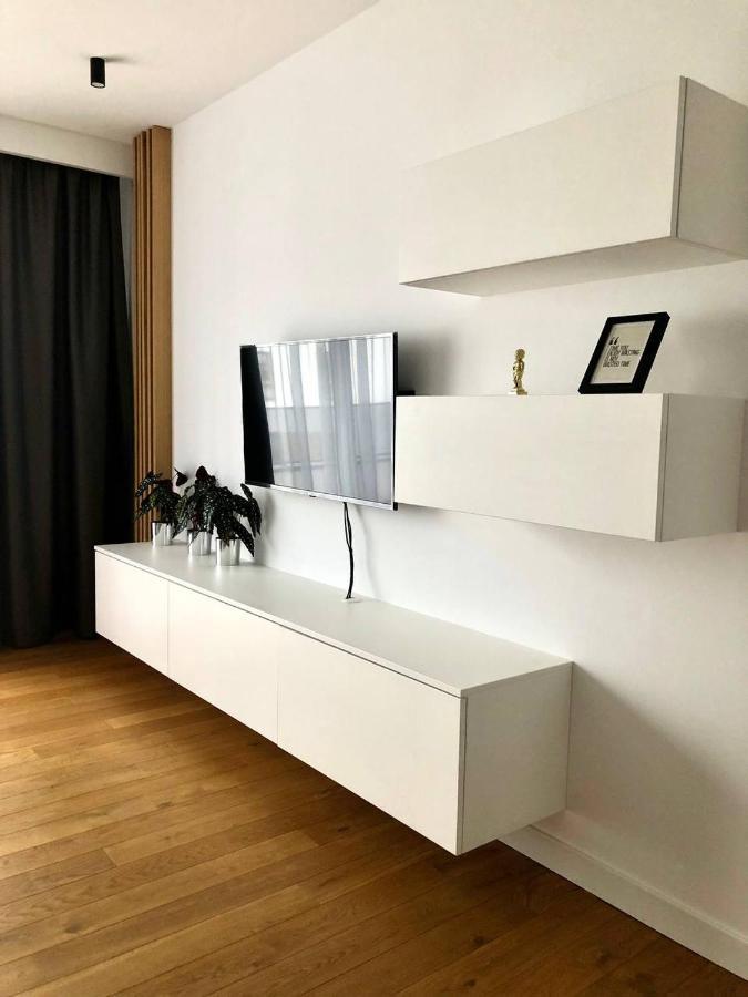 Apartaments Airport Okecie Premium Варшава Екстериор снимка