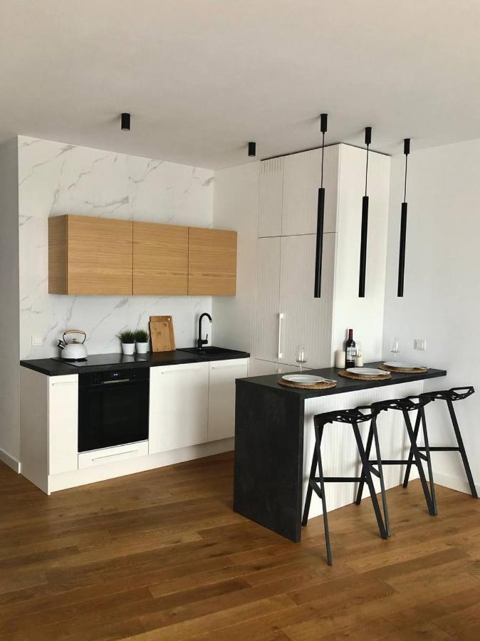 Apartaments Airport Okecie Premium Варшава Екстериор снимка