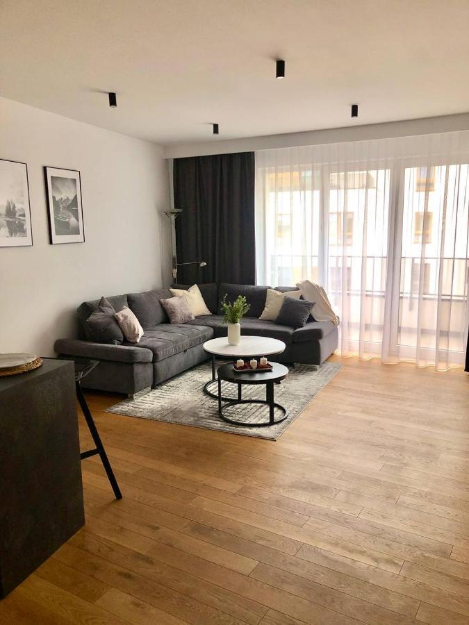 Apartaments Airport Okecie Premium Варшава Екстериор снимка