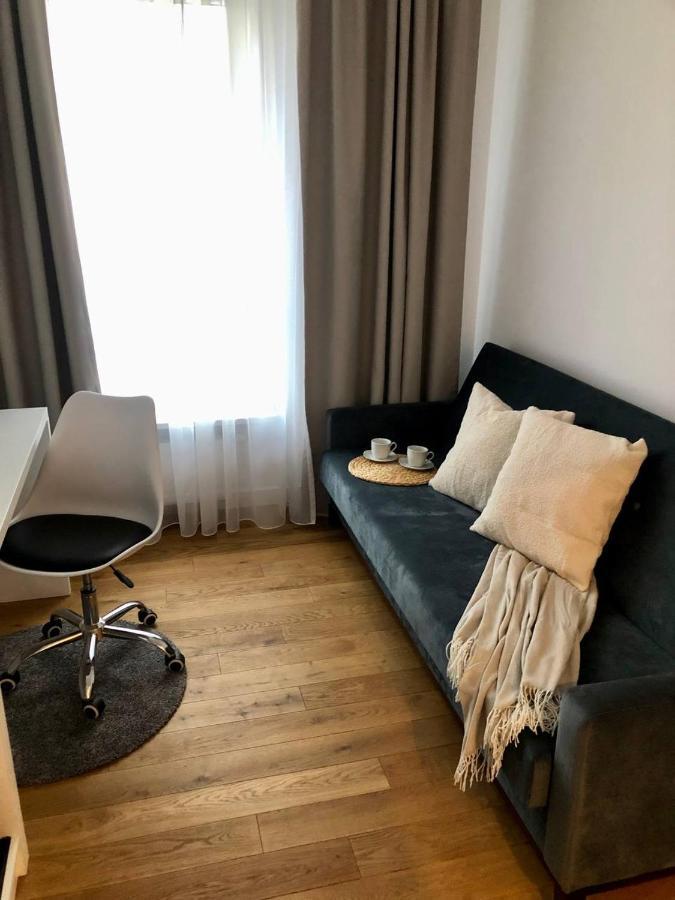 Apartaments Airport Okecie Premium Варшава Екстериор снимка